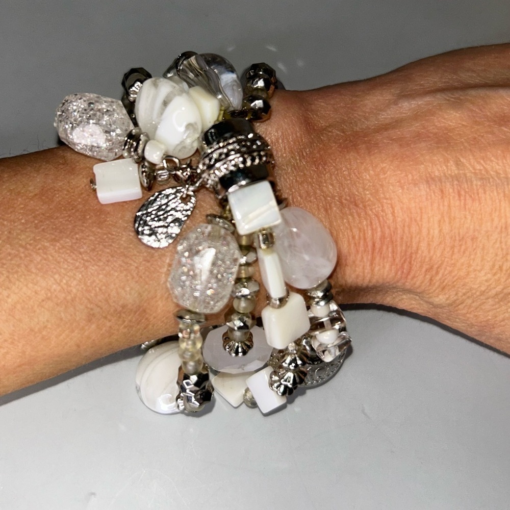 NWOT white and silver layered beaded bracelet